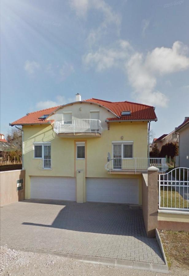 Boroka Apartman Heviz Bagian luar foto