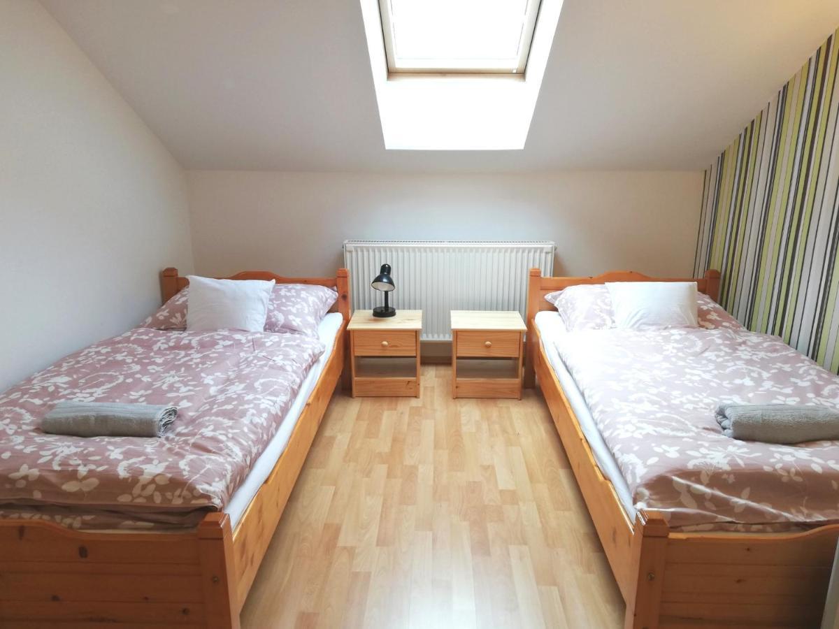 Boroka Apartman Heviz Bagian luar foto